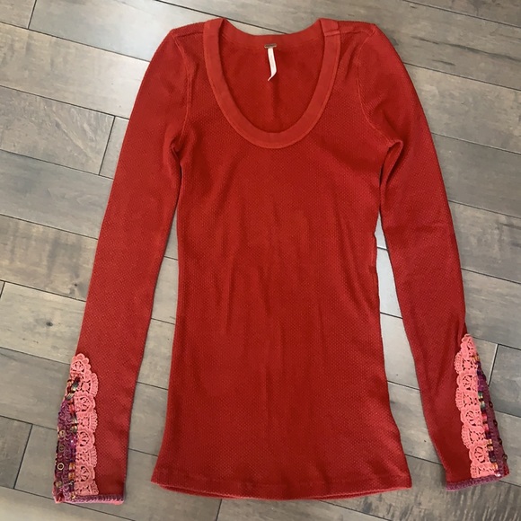 Free People Meadow Fiesta Cuff Thermal - Crimson - Picture 2 of 6